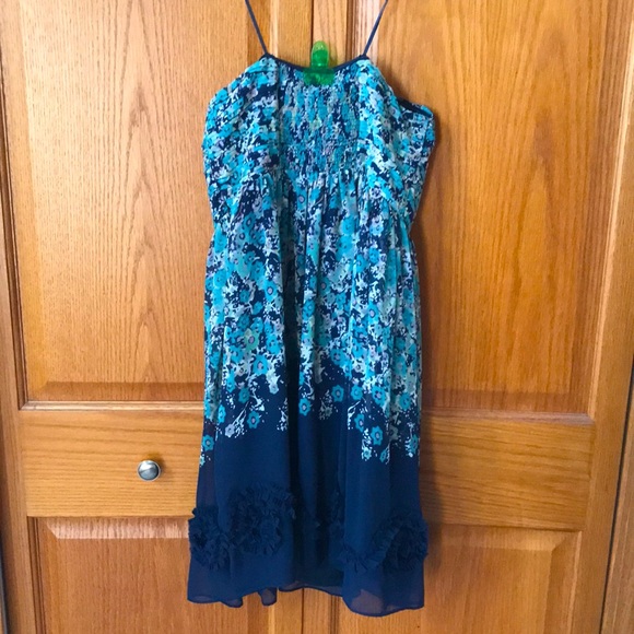 Lauren Conrad size 2 sundress. Puckered in front, smocked in back. Side zip. - Picture 3 of 6